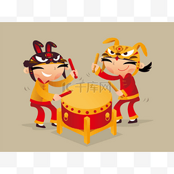 两个中国孩子在打鼓庆祝中国新年