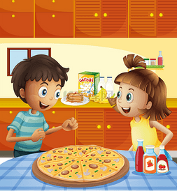 孩子们在厨房里同桌的一整个披萨