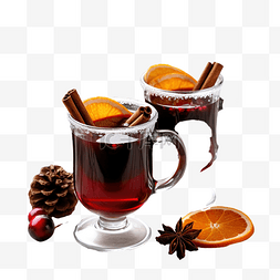 两杯圣诞热酒，木桌上放着水果和