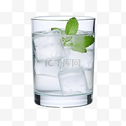 冷風图片_玻璃杯中的冷饮水有助于预防中暑