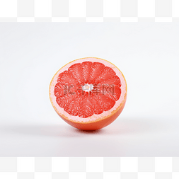 切的葡萄柚图片_在白色背景下被切成两半的葡萄柚