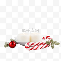 桌子上美食图片_明亮表面的桌子上有圣诞装饰的圣