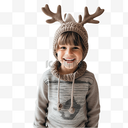 开心玩得孩子图片_快乐的小男孩在舒适的家里的圣诞