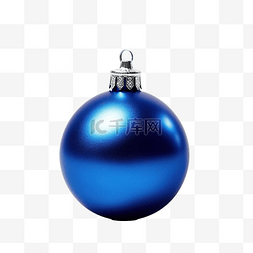 银色人造圣诞树上的蓝色球，带有