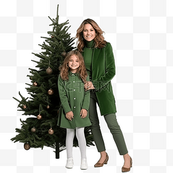 生长的圣诞树图片_母亲和女儿站在一棵完全生长的绿