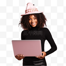 粉红色的帽子图片_美丽的黑人女孩，戴着笔记本电脑