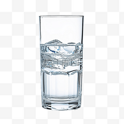 玻璃杯中的水饮料