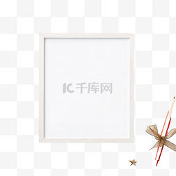 圣诞节主题素材图片_白色木桌上圣诞主题相框纸铅笔的