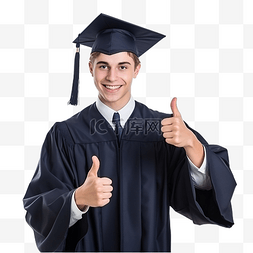 穿着学术长袍和帽子的毕业生拿着