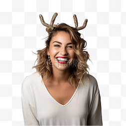 微笑驯鹿图片_年轻漂亮的白人女士戴着驯鹿发带