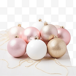 白色表面上美丽的圣诞球粉色和金