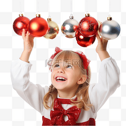 快乐的小女孩把圣诞球放在耳朵上