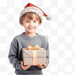 迷人的幼儿男孩拿着圣诞礼盒