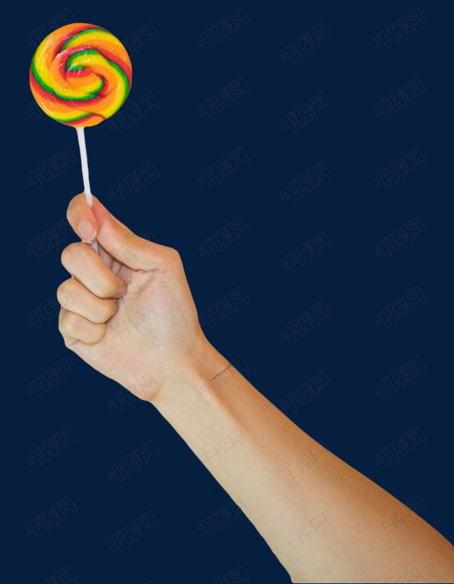 手拿棒棒糖
