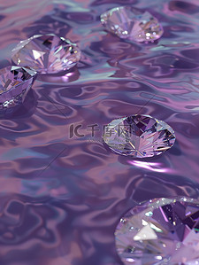 淡紫色展台插画图片_闪亮的钻石漂浮在淡紫色的水上原创插画