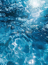 蓝色梦幻的海水闪闪发光图片