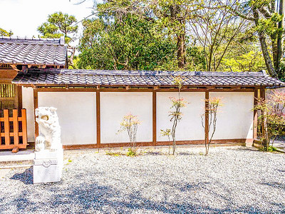 日本日式庭院围墙和石狮子