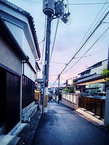 傍晚时分的日本街道
