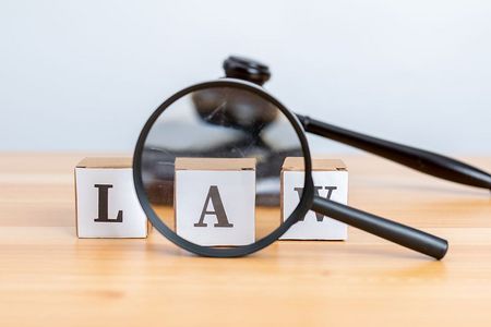 法官法槌和法律文件8