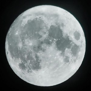 苇坑月亮摄影照片_月亮月球