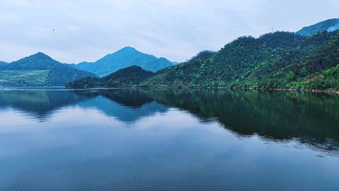 航拍自然风景湖光山色山水倒影