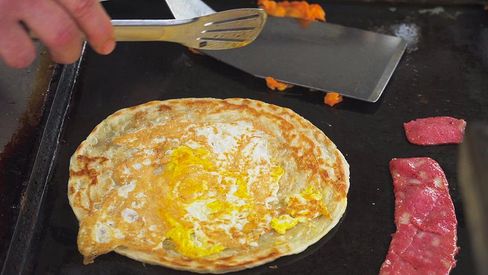 实拍美食早点小吃手抓饼模板