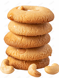 黄油饼干与腰果孤立在白色背景