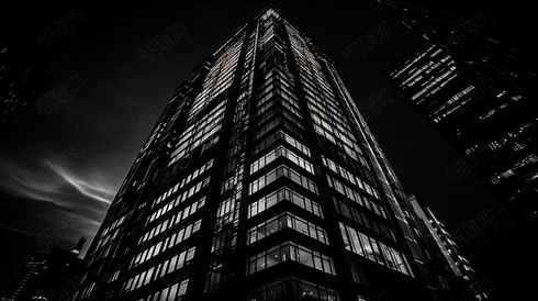 一张高楼的黑白照片