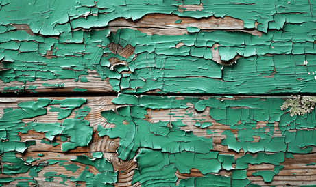 剥落绿漆的旧木材纹理