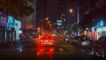 1080P升格慢镜头夜晚孤独的城市街头