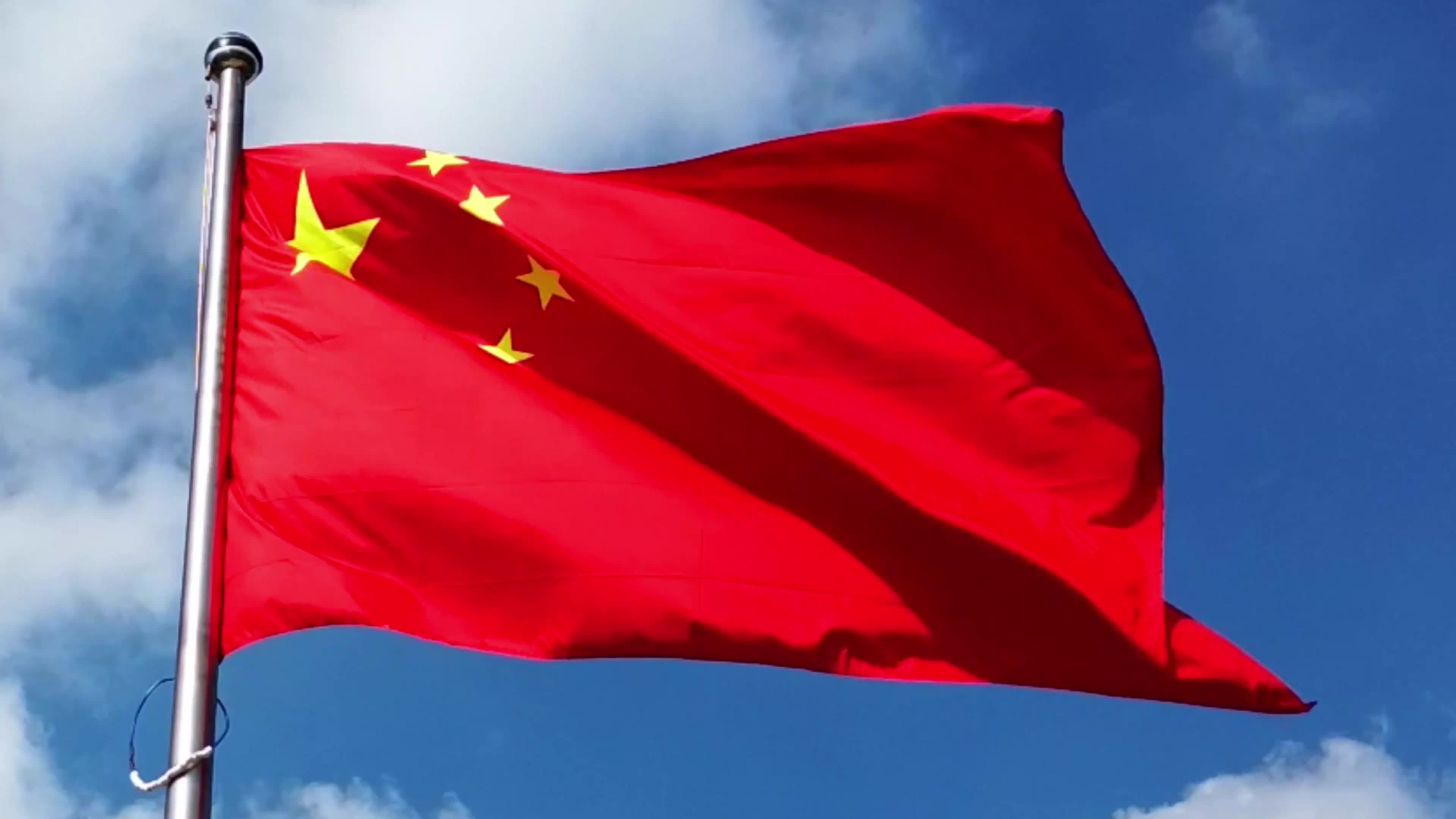 飘扬红旗飘飘国庆旗子升旗视频实拍视频特效素材