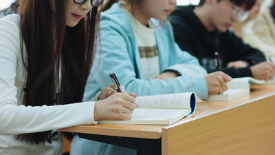 校园学生上课青春大学视频实拍
