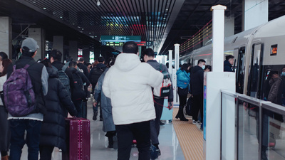 火车站乘坐高铁春运旅客回家出差实拍素材