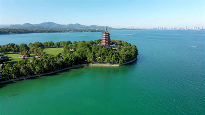 航拍景区徐州云龙湖景点苏公塔视频