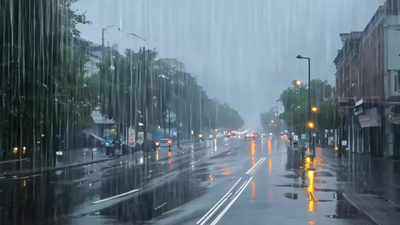 城市建筑下雨雨天视频暴雨实拍视频素材