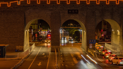 8K陕西西安古城墙尚德门交通夜景车流延时