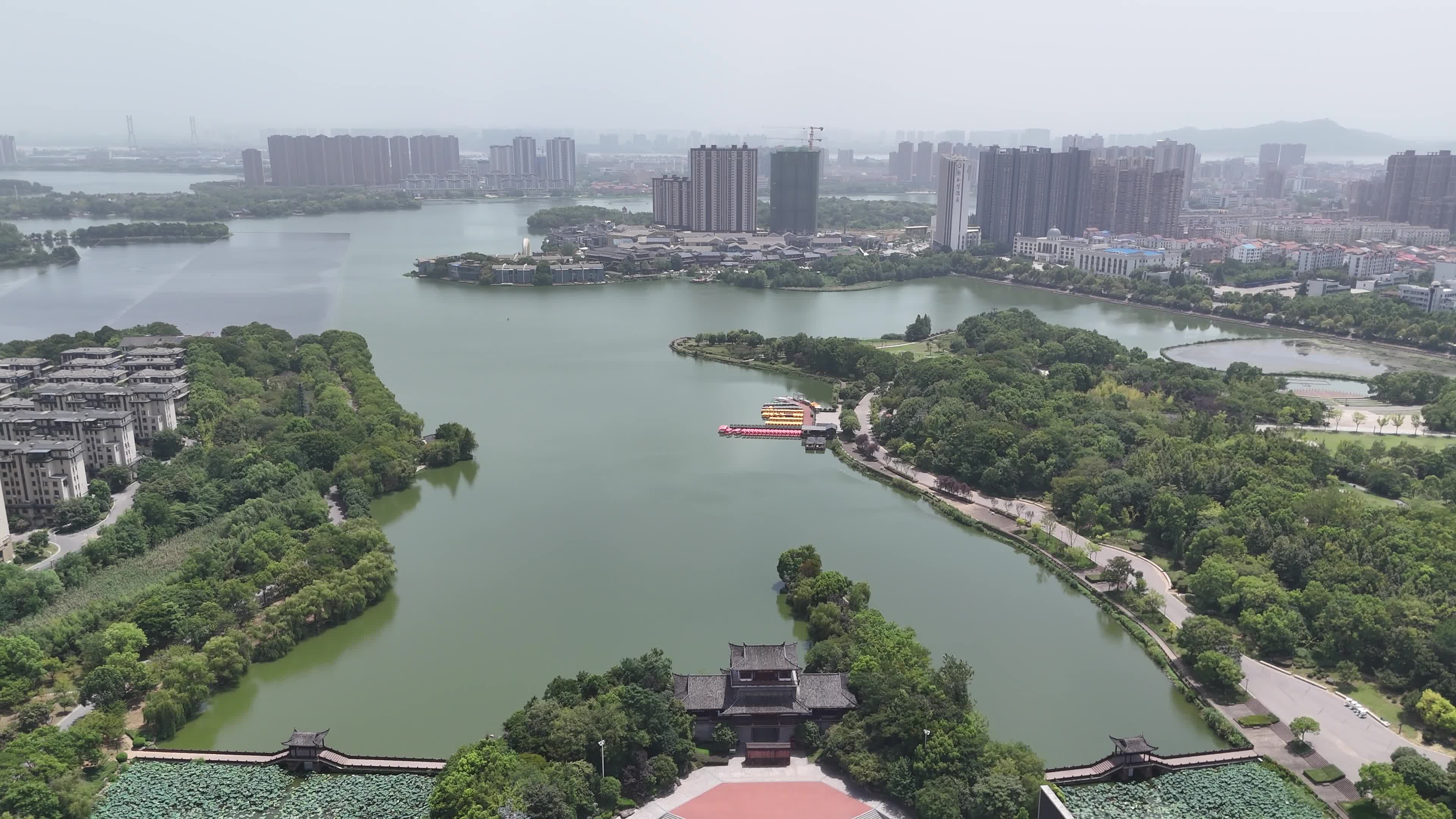航拍湖北黄冈黄州遗爱湖全景