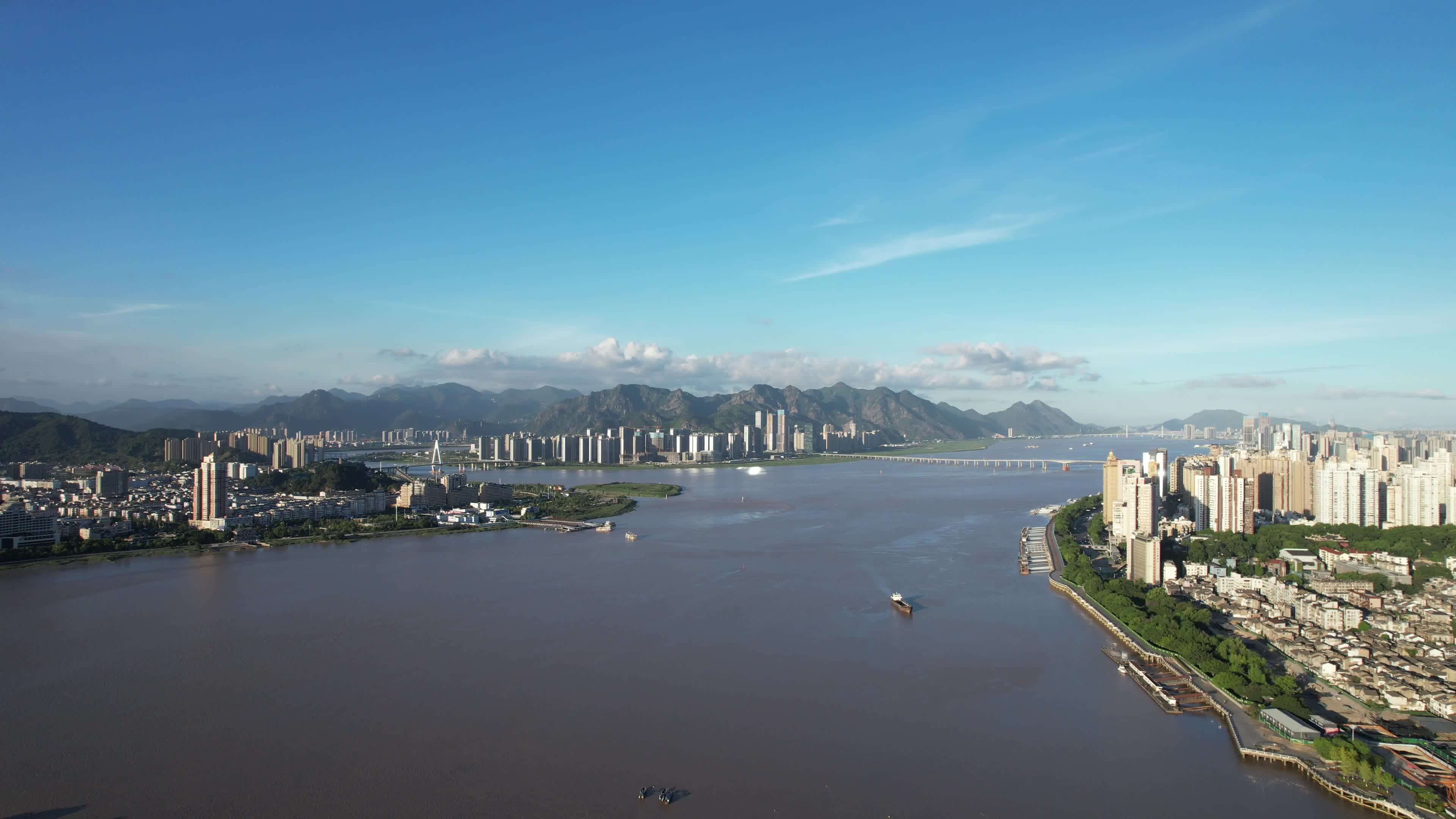 浙江温州城市建设蓝天白云航拍