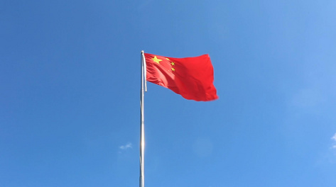 1080p蓝天白云国旗飘扬