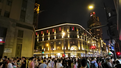 上海实拍视频素材4K升格上海外滩南京路步行街拥挤人流人群实拍视频