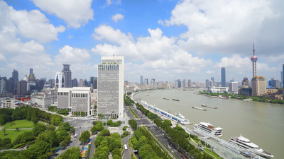 上海实拍视频素材4k航拍早晨晴朗阳光下充满活力的上海