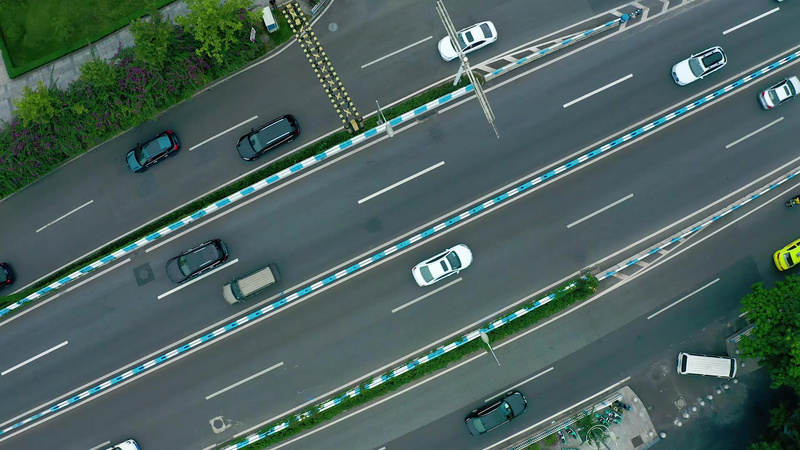 4k实拍城市上空航拍马路车流交通视频素材