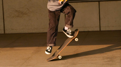 1080升格少年玩滑板滑板滑板慢动作滑板起跳