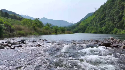 4K航拍自然水源山泉水山涧溪流峡谷溪水实拍视频素材