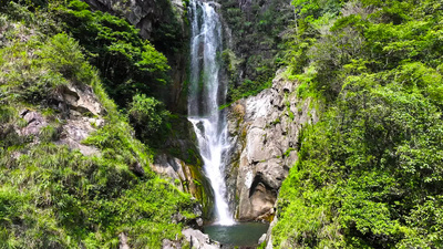 峡谷实拍视频素材4K航拍自然水源峡谷瀑布溪流峡谷自然风光视频实拍