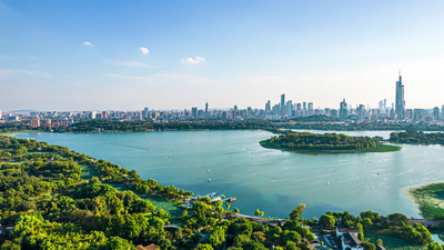 南京实拍视频素材8K震撼南京玄武湖景区游船风光航拍延时实拍素材