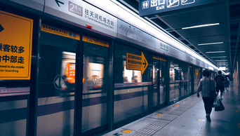4K武汉城市交通地铁进站实拍视频