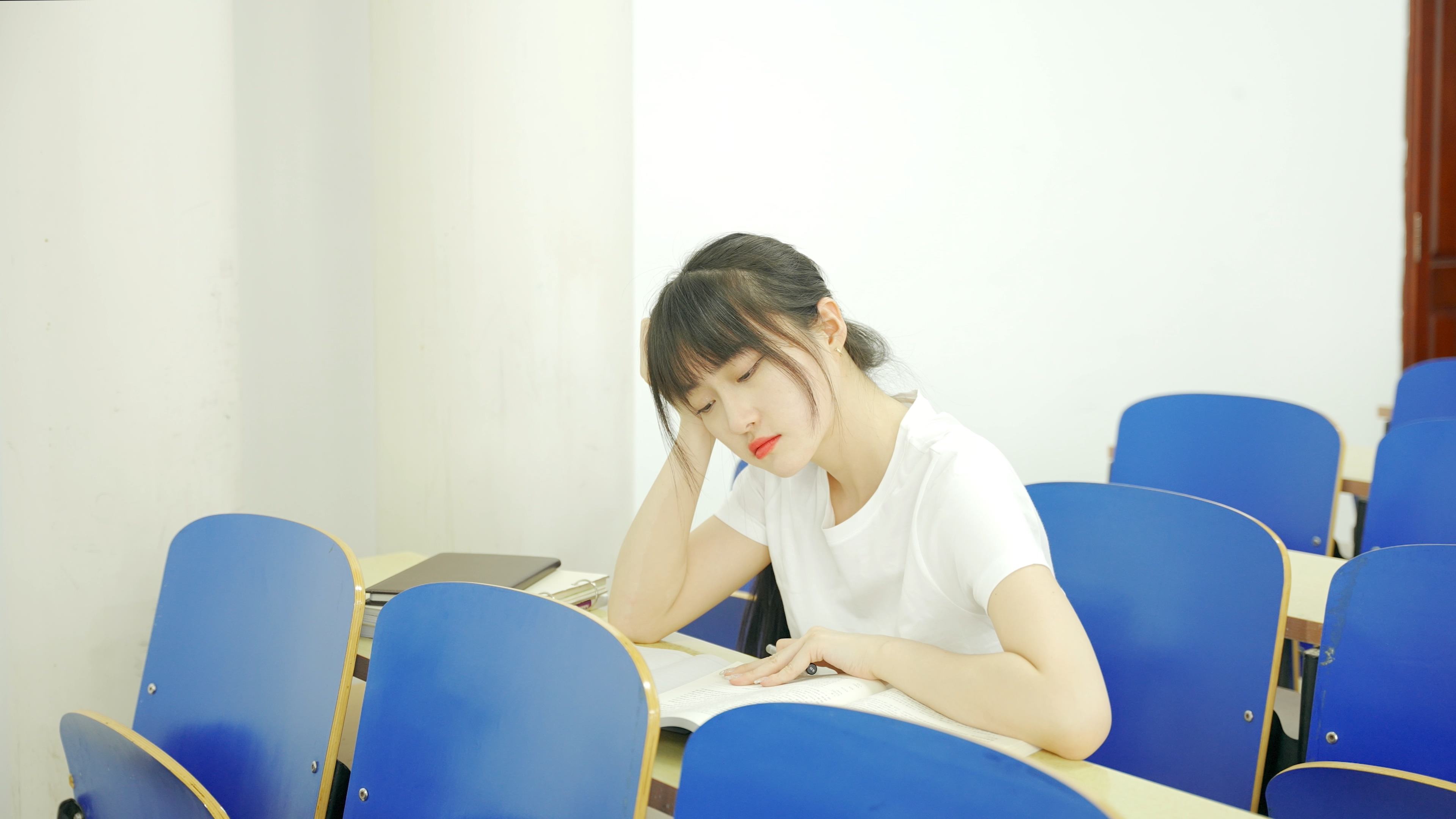 被董赤赤油到了
