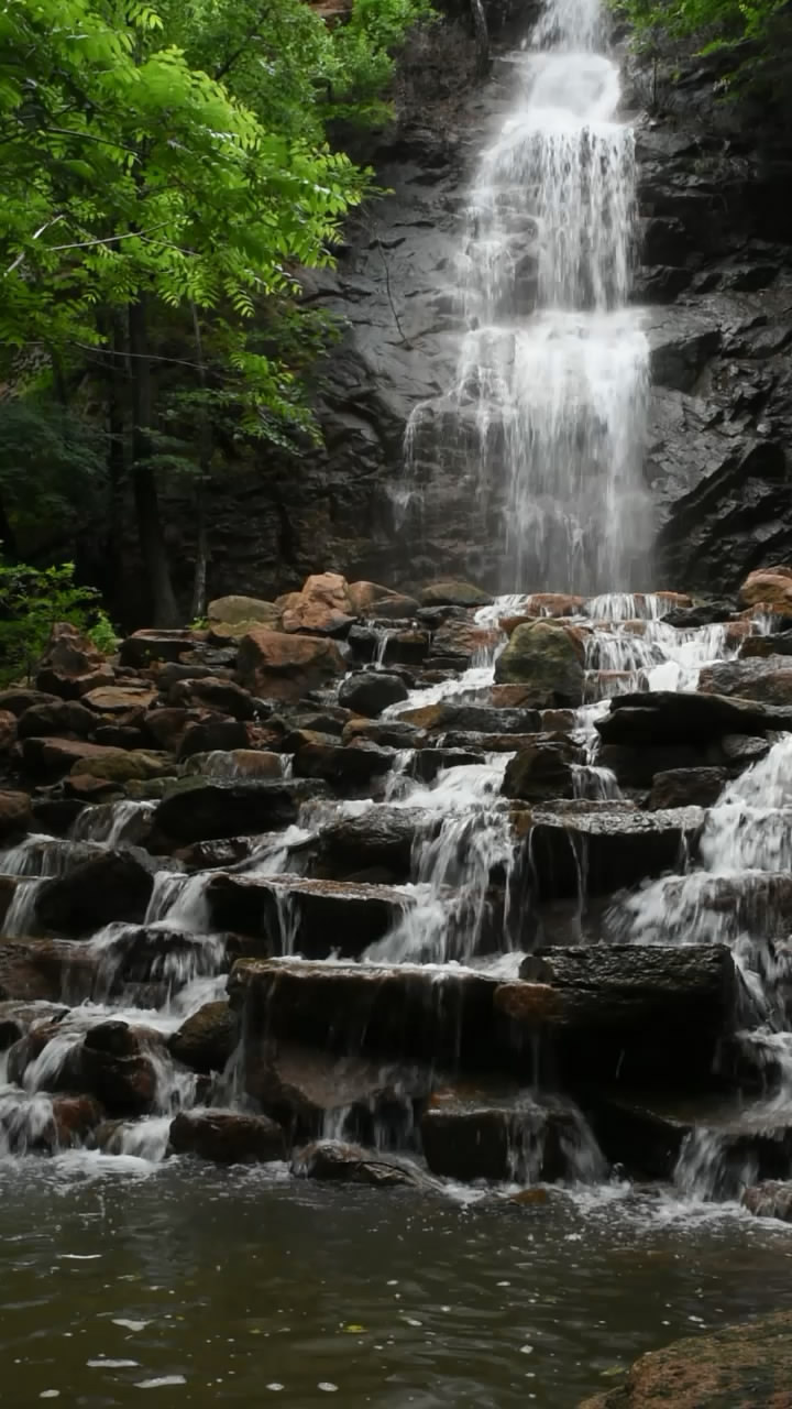 1080p竖屏山涧流水瀑布竖版风景