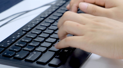 4k电脑键盘打字特写实拍